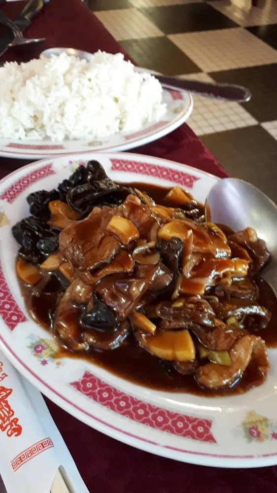 Canard Sauté Aux Champignons Noirs